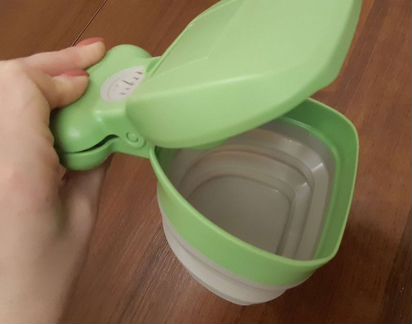 Новый совок для уборки за собакой