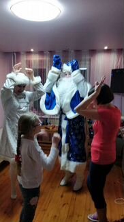 Дед Мороз к Вам на домКрасивый костюм,высокий рост