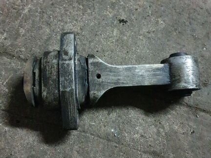 Нижняя подушка опора двигателя хендай солярис 1