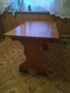 Стол кухонный