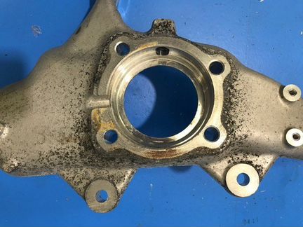 Кулак передний левый Bmw X5 F15 N57 2015