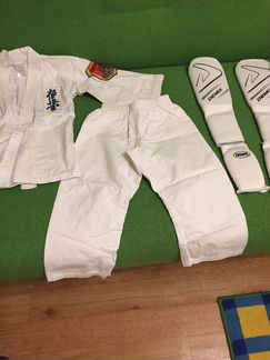 Кимоно и защита для ребёнка 5-6 лет
