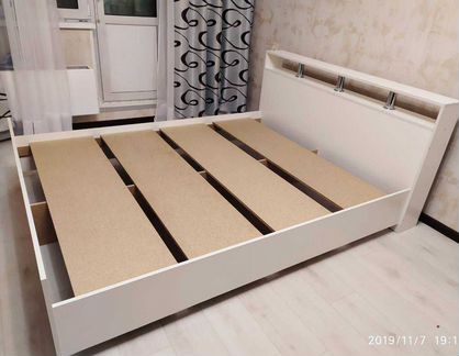 Кровать двухспальная с матрасом на независимых пру