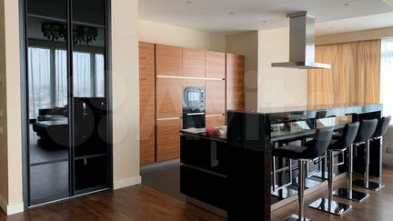 3-к квартира, 200 м², 35/76 эт.