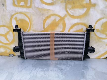 Интеркулер opel astra J механика бу