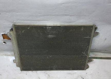 Радиатор кондиционера Volkswagen Passat 2005-2011г