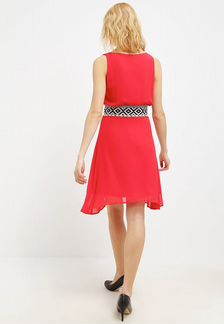 Платье красное с чёрным поясом Promod летнее