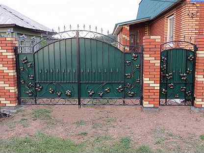 ворота зеленые профлист. зеленые ворота. музей усадьба горки ленинские. зеленые ворота. зеленые ворота.