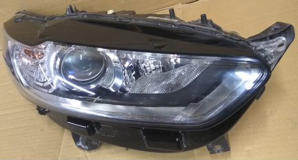 Фара правая Ford Mondeo Без Дефектов