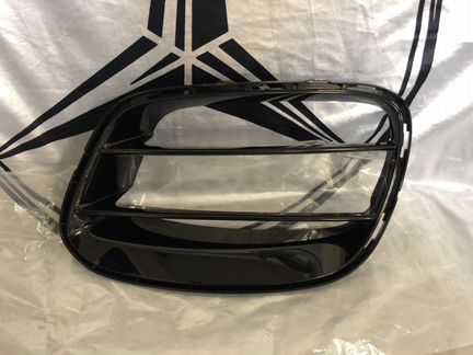 Решетка переднего бампера Mercedes S 222 6.3 новая