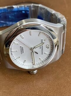 Часы girard perregaux laureato heritage automatic