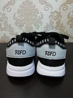 Новые кроссовки