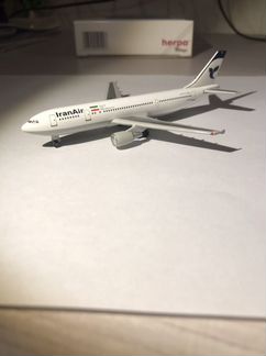 Модель самолета Airbus 300 IranAir