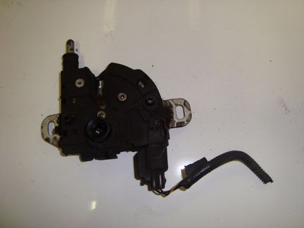 Замок капота Ford Focus 2 hxda 2005