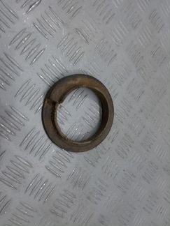 Резинка нижняя задней стойки на бмв е32 бу