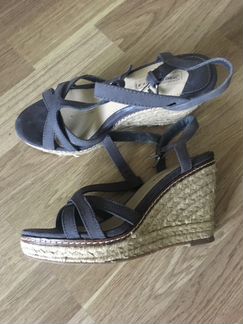 Босоножки oysho