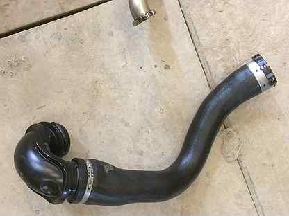 Нижний патрубок радиатора 3160. Патрубки турбины фольксваген т5 1. Труба охлаждения ретарды даф 105. Патрубок интеркулера 8200141188. Как выглядит патрубок.