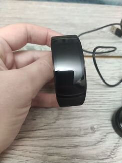 Умные часы Samsung Gear Fit2 Pro лот 137