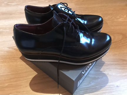 Туфли Italy (полуботинки женские) новые р.39