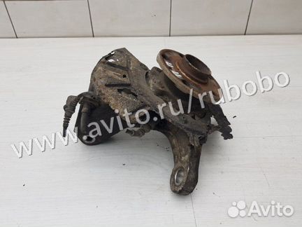 Кулак передний правый Vw Passat B6 BKC 2005