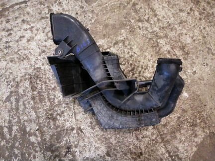 Резонатор воздушного фильтра Mazda 3 BK LF 2007