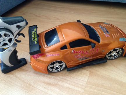 Радиоуправляемая гоночная машинка