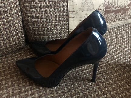 Темно-синие классические лодочки