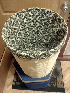 Плетёная корзина для белья