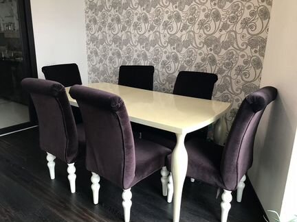 Кухонный стол и стулья