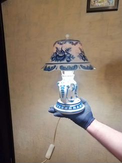 Настольная лампа