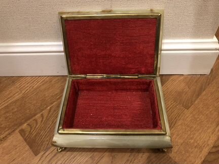 Шкатулка для украшений