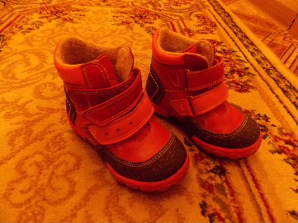 Продам ботинки осенние