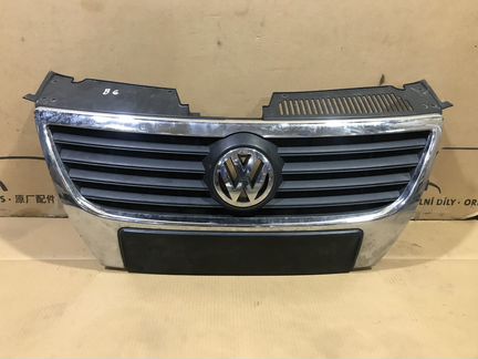 Решетка радиатора Volkswagen Passat B6 3C