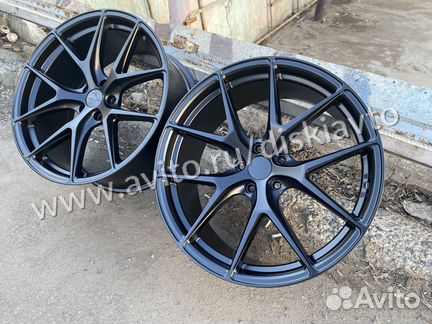 Новые диски HRE R20 5x112 на Merc 9J