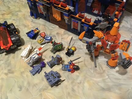Lego Nexo Knights 70357 Knigton Castle