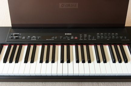 Yamaha P-90