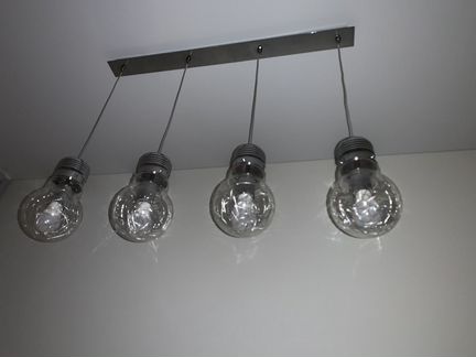 Стильная люстра с плафонами