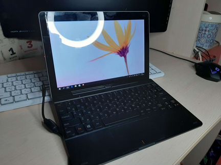 Ноутбук Lenovo MiiX 300