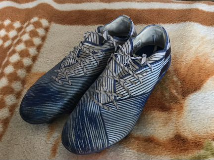 Футбольные бутсы nemeziz
