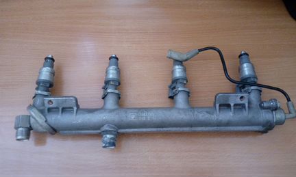 Топливная рампа в сборе бу GM 12567703 12569091