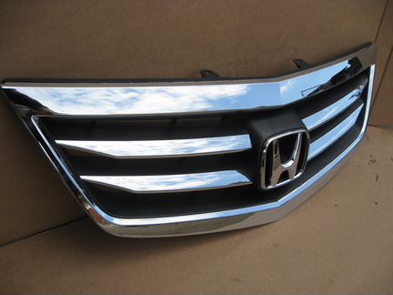 Решетка радиатора Хонда Аккорд 8 2012 рестайлинг
