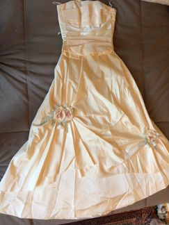 Платье свадебное для изящной невесты