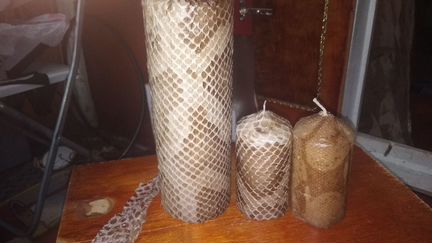 Интерьерные свечи в натуральной змеиной коже