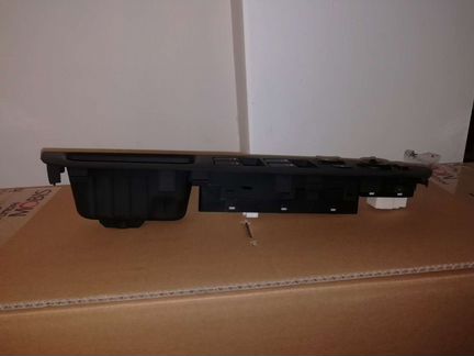Блок кнопок передней двери Kia Sorento 2 XM