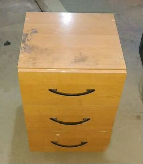 Столы с тумбочками б/у