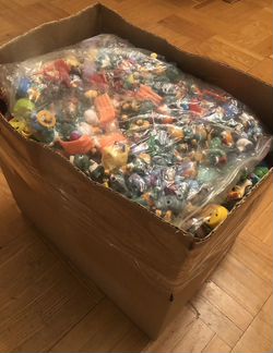 Игрушки из Kinder Surprise