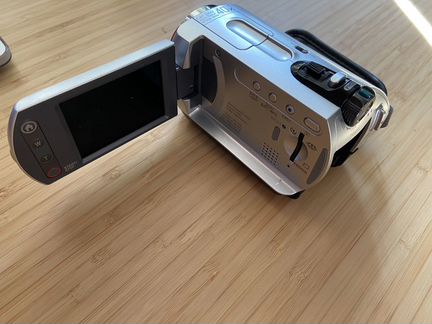 Видеокамера Sony DSR-SR42
