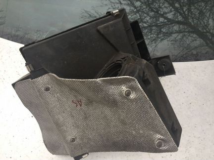 Корпус возд фильтра 1.9TD 3B0129607N vw Passat B5+