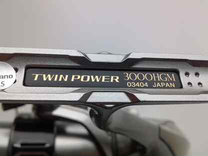 3000 пауэр. Shimano Twin Power 20 3000 HGM. Твин Пауэр 20 3000hgm купить.