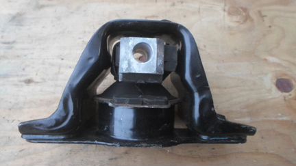 Подушка Ниссан Тиида 1 С11 Ц11 Nissan Tiida C11 пр